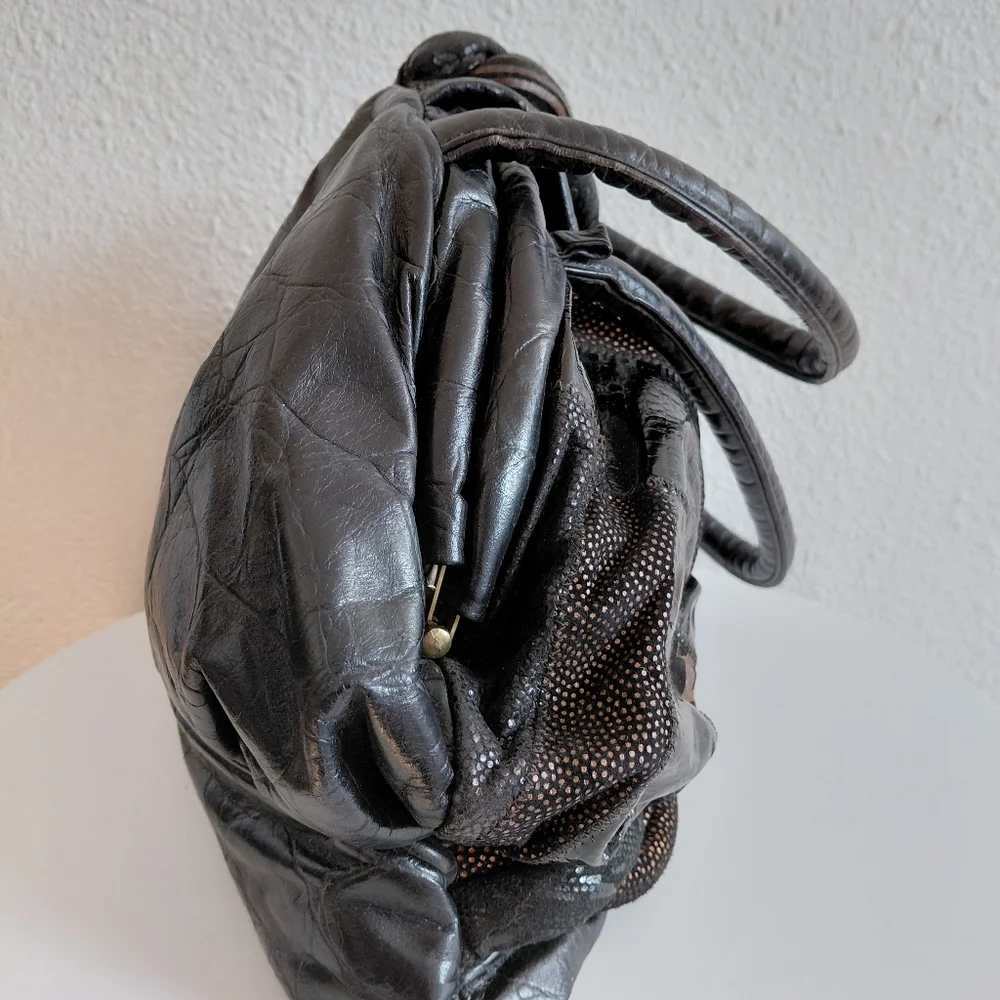 Vintage 1980s Park Avenue Int ? Black Gold Leather Fabrick Handbag Purse .